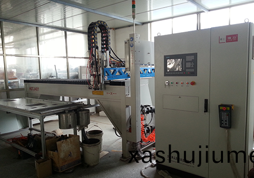 華工鍊后塗(tu)膠機 - HGTJ401