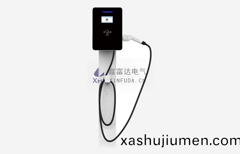 C20係列-7KW智能交(jiao)流(liu)立柱式充電樁【鑫富達(da)充電】 C20係列-7KW智能交流立柱(zhu)式充電(dian)樁【鑫富(fu)達充電】